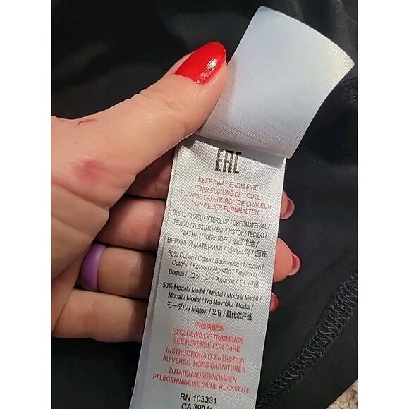 BMW Women’s Black Logo Tee Size Large • Luxury Auto Motorsport T-Shirt EUC - Picture 9 of 9